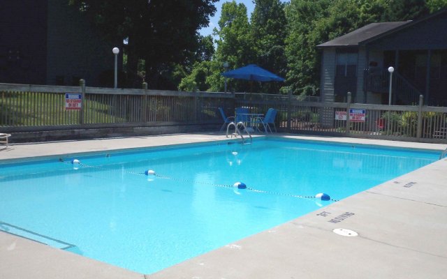 Summertree Apartments