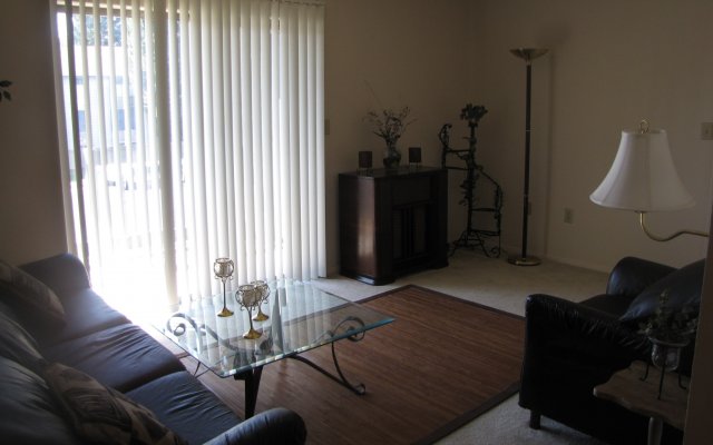 Summertree Apartments