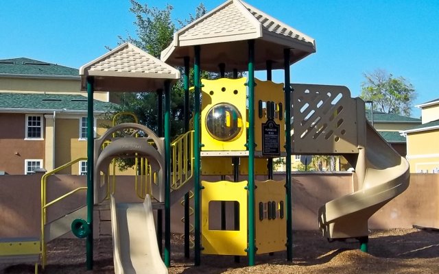 La Vista Oaks Apartments
