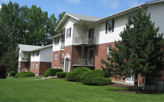 Country Gardens Apartments