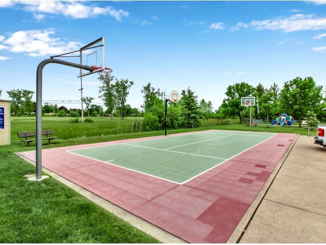 Windsong Place Apartments | Sport Court