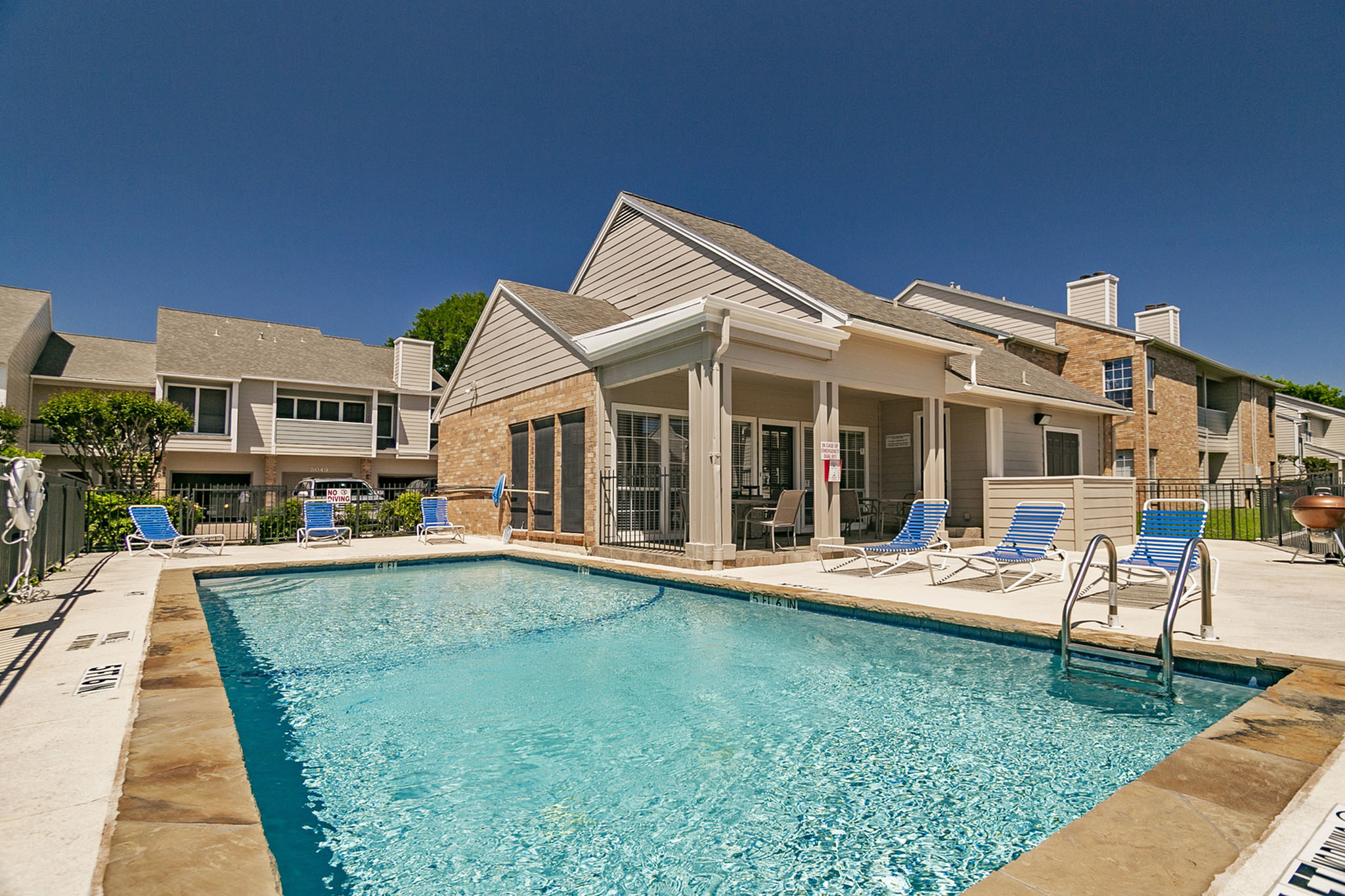 Broadmoor Villas Apartments In Irving Tx