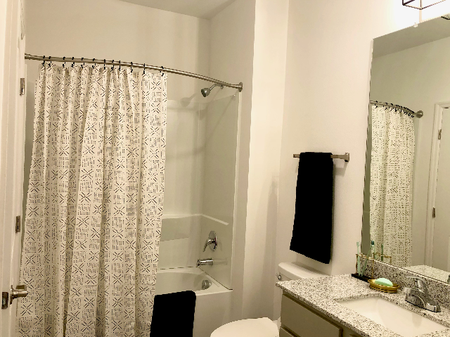 Large Shower | Apartments in Knoxville, TN | Flagship Kerns