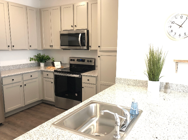 Large Kitchen Island | Apartments in Knoxville, TN | Flagship Kerns