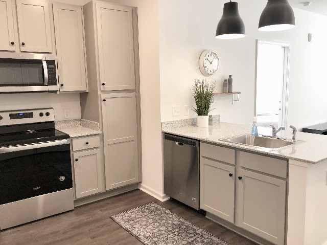 Modern Kitchens | Apartments in Knoxville, TN | Flagship Kerns