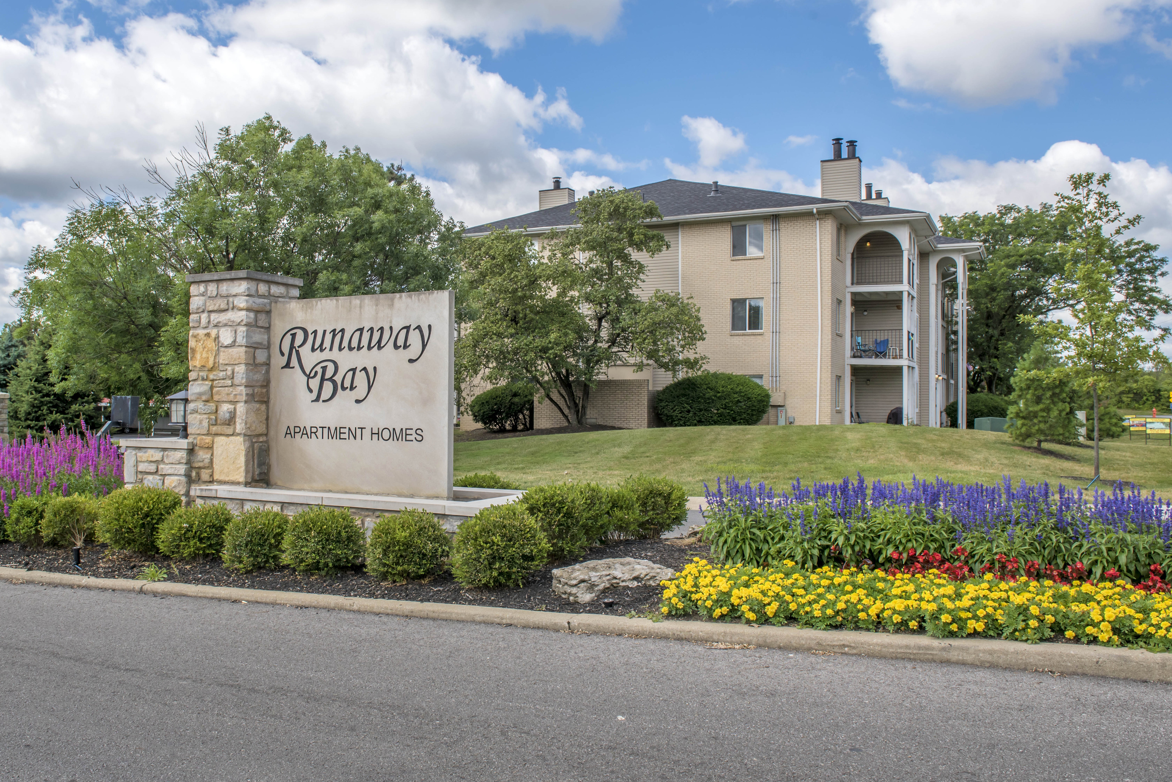 Runaway Bay Apartments Image 22