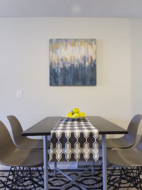 Sophisticated Dining Space | Princeton Dover Apartments