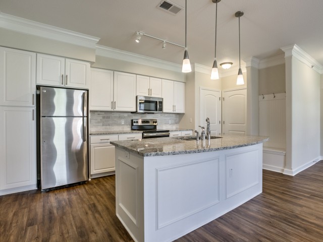 Image of Island Kitchen for Kelly Highlands Apartments