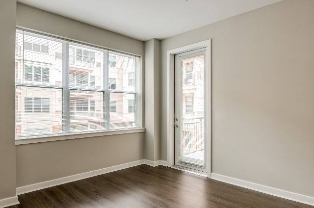Spacious studio, 1- and 2-bedroom apartment homes in Montclair