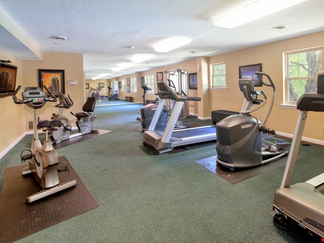 Onsite Fitness Center| Luxury Apartments In Newark Delaware | Hunters Crossing