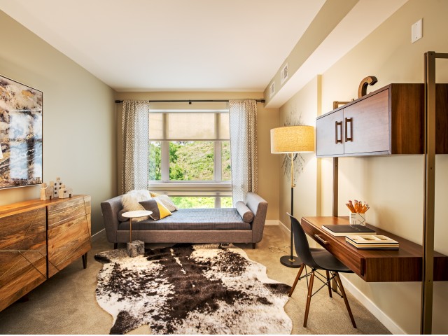 Cosmopolitan Elegant Bedroom Apartment in North Hills Pittsburgh
