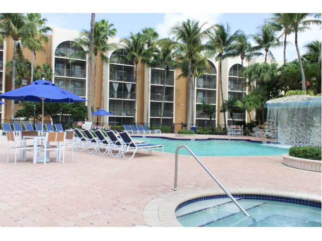 View Photos & Take A Virtual Tour | Aventura Harbor Apartments