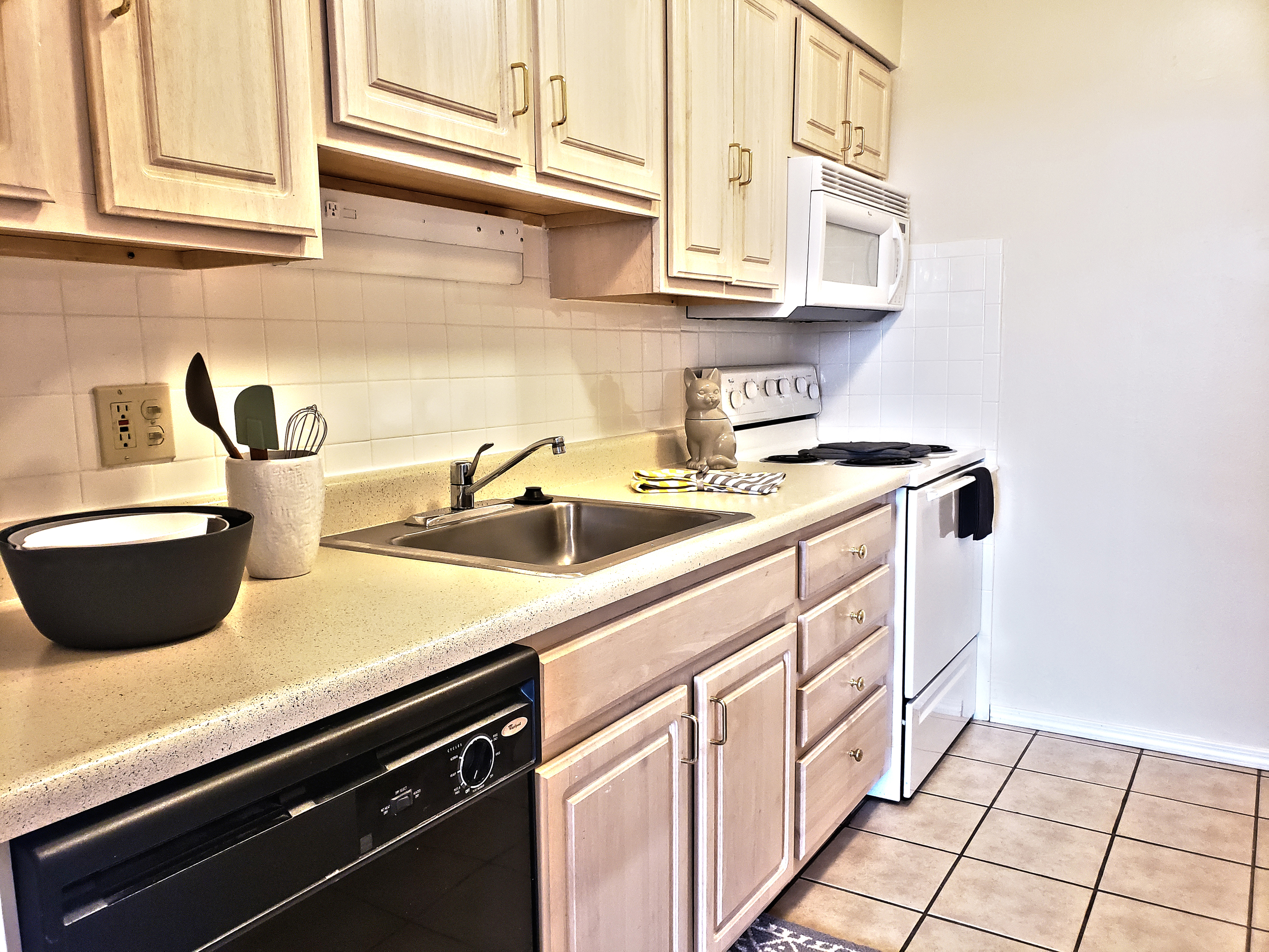 Fully Equipped Kitchen | St. Louis Apartments | Fontainebleau