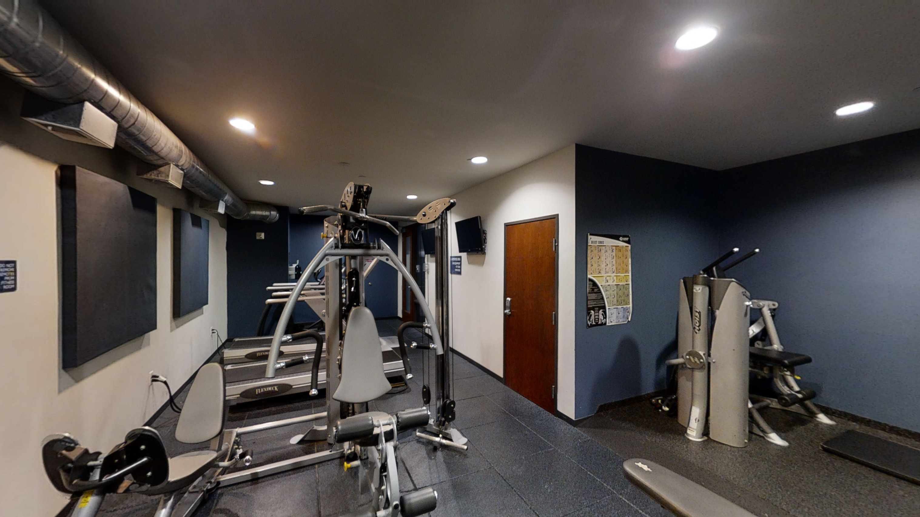 412 Lofts Apartments Lifestyle - 24 Hour Fitness Gym