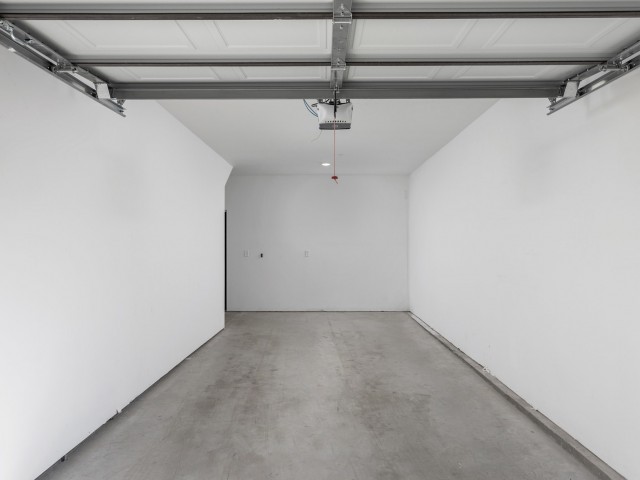 Echo-Park-at-Perry-Crossing-Plainfield-Indiana-Interior-Garage1