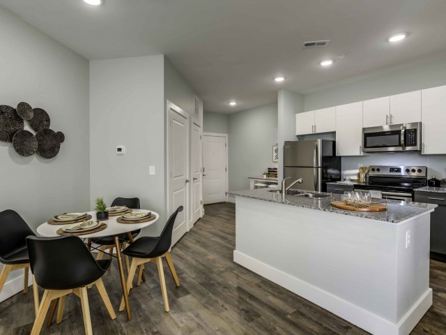 Echo-Park-at-Perry-Crossing-Plainfield-Indiana-Interior-Kitchen3