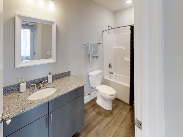 Echo-Park-at-Perry-Crossing-Plainfield-Indiana-Interior-Bathroom4
