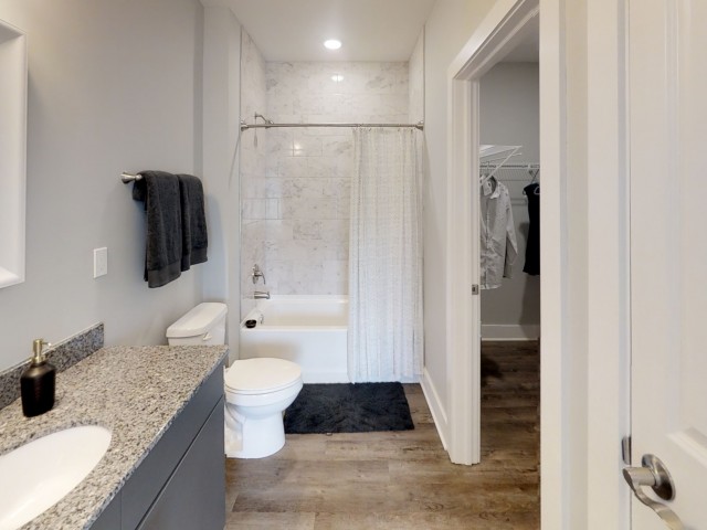 Echo-Park-at-Perry-Crossing-Plainfield-Indiana-Interior-Bathroom5