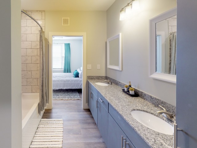 Echo-Park-at-Perry-Crossing-Plainfield-Indiana-Interior-Bathroom7