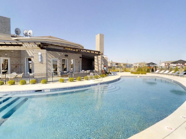 Echo-Park-at-Perry-Crossing-Plainfield-Indiana-Clubhouse-Pool-Area