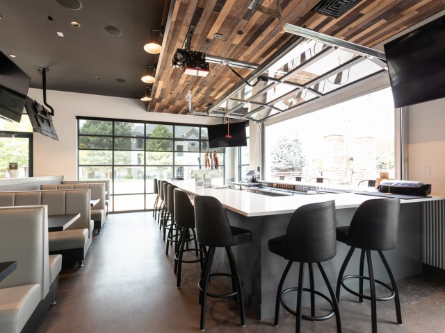 The-Mezz-at-Fiddler’s-Green-Community-Amenity-Restaurant-5