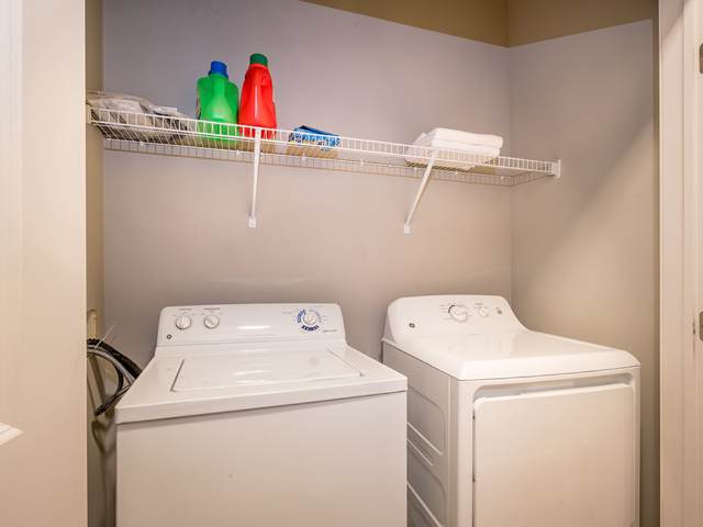 Full-Size Washer & Dryer in Unit