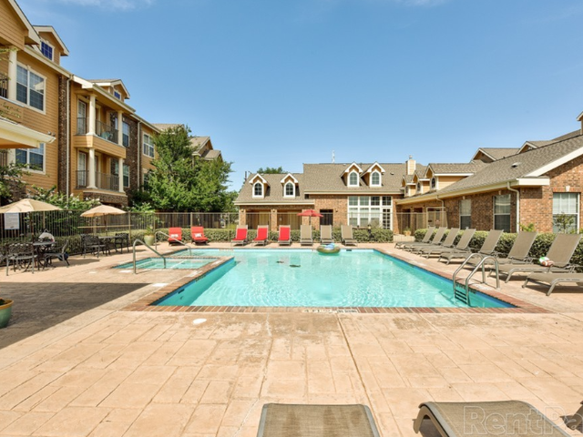 Resort-Style Swimming Pool