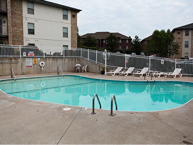 Swimming Pool Lakewood Village