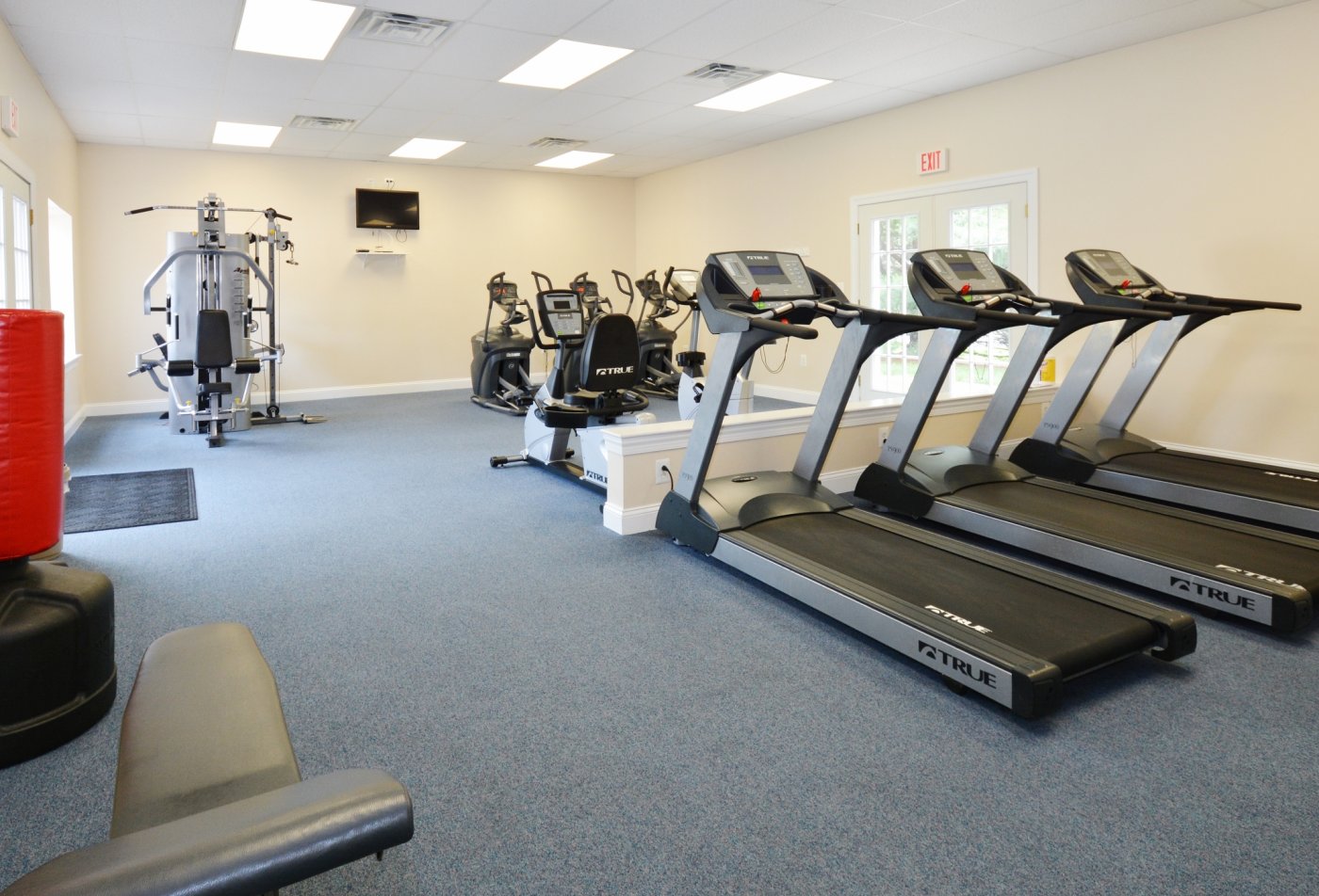 State-of-the-Art Fitness Center | Apartment Homes in Levittown, PA | Country Manor Apartments