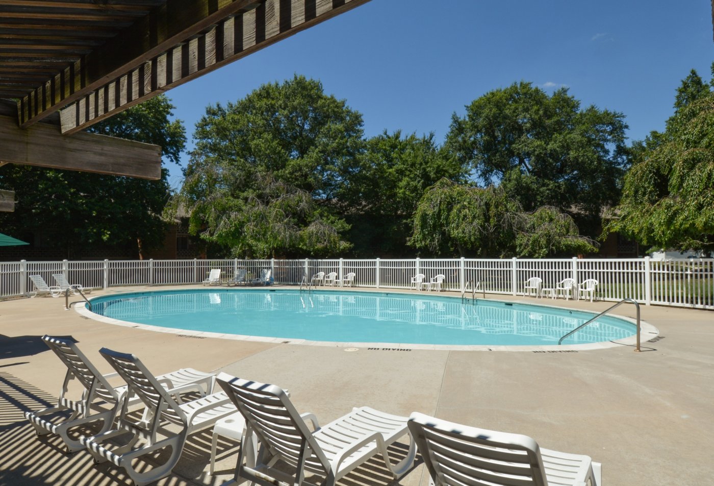 Swimming Pool | Apartment Homes in Dover, DE | Lake Club Apartments