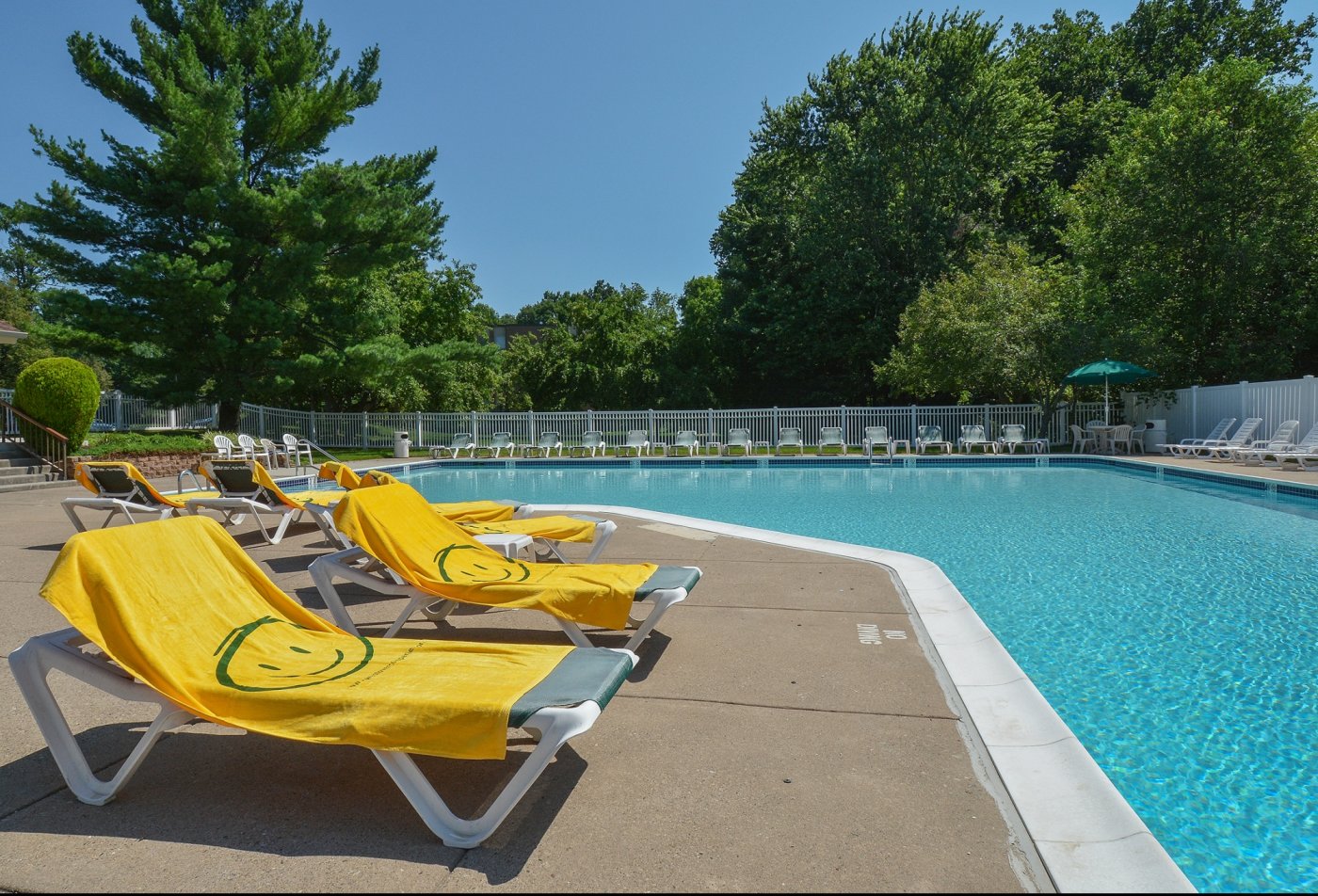 Swimming Pool | Apartment Homes in Langhorne, PA | Summit Trace Apartments