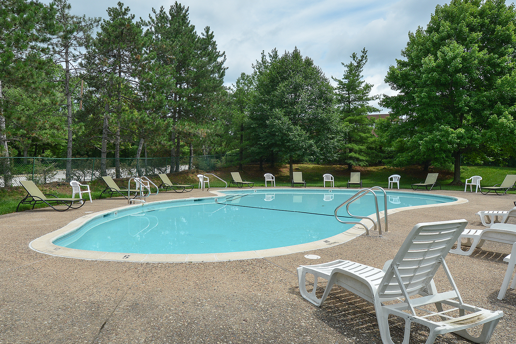 Apartments in King of Prussia | Amenities at Valley Forge Suites