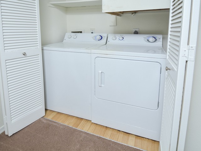 Waterloo Place Apartment Washer and Dryer | Apartments In Baltimore County