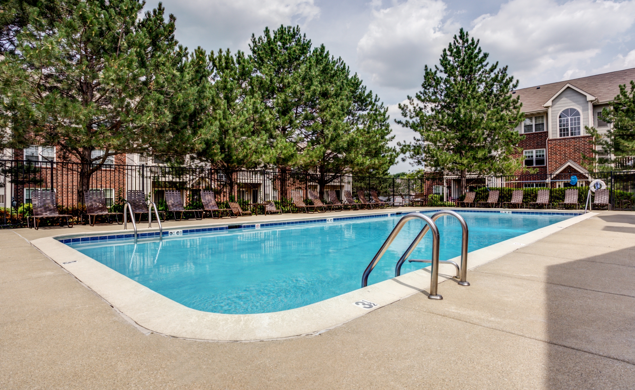 Sparkling Swimming Pools