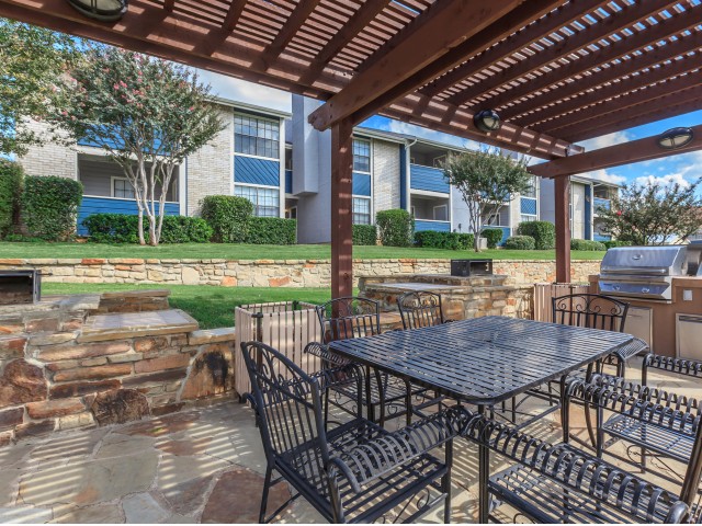 Outdoor Kitchen