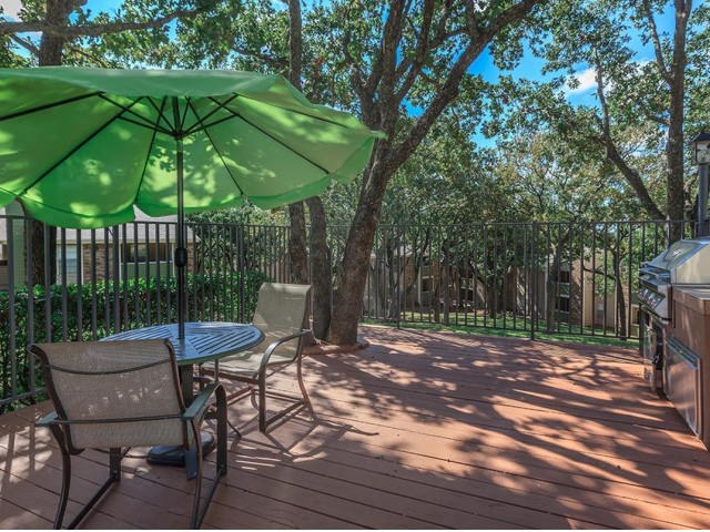 Outdoor Kitchen