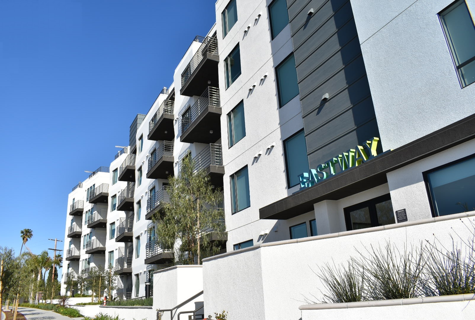 Eastway Apartments Los Angeles