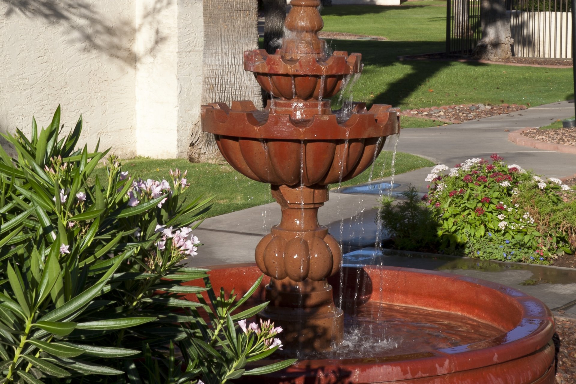 Townhomes on the Park Apartments Phoenix, AZ fountain