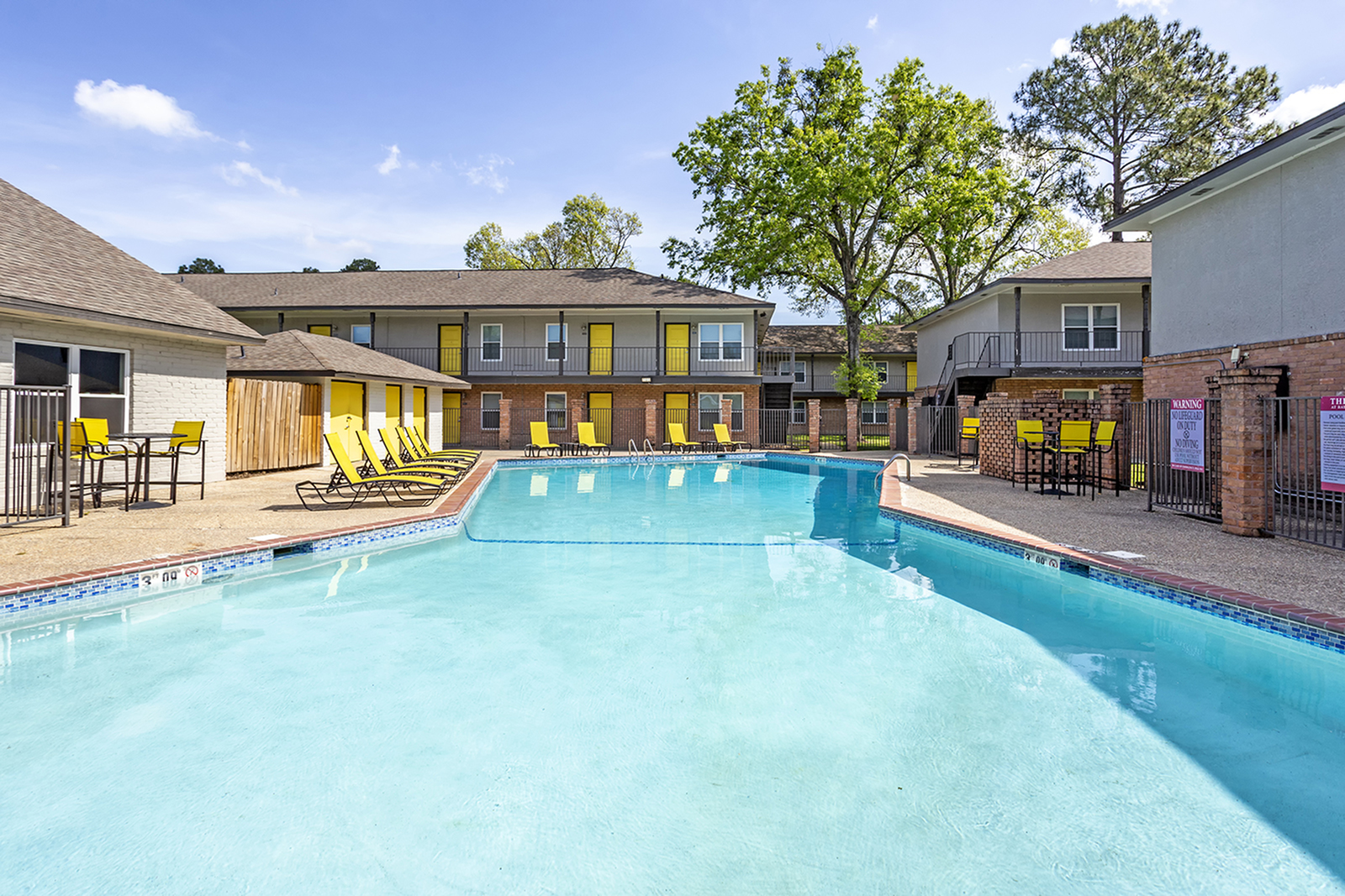 Apartment & Community Amenities | The Hub at Baton Rouge Apartment