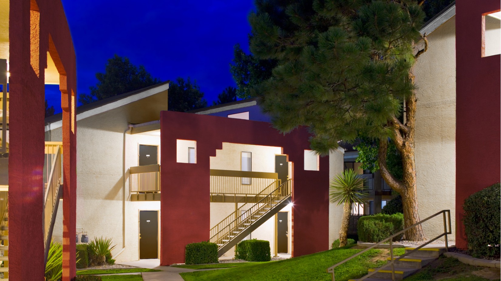 Vista del Sol Apartments