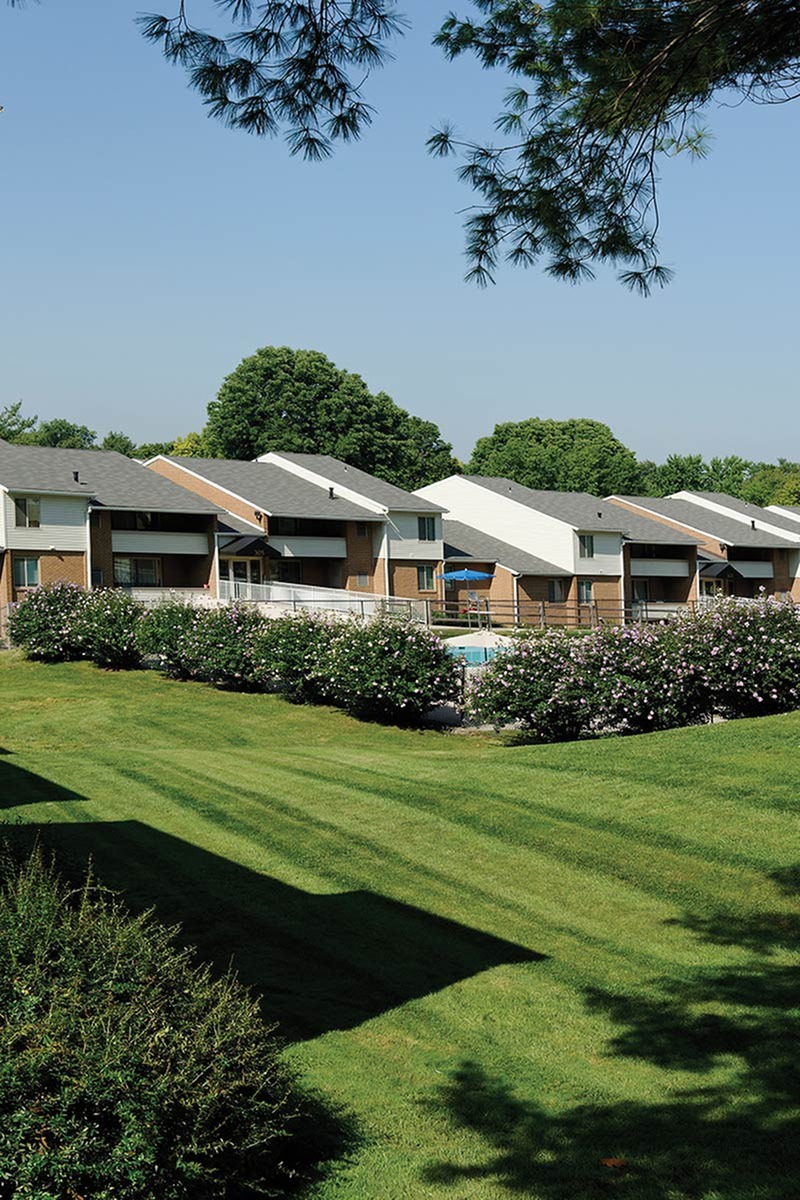 Saddle Brooke Apartments Exterior