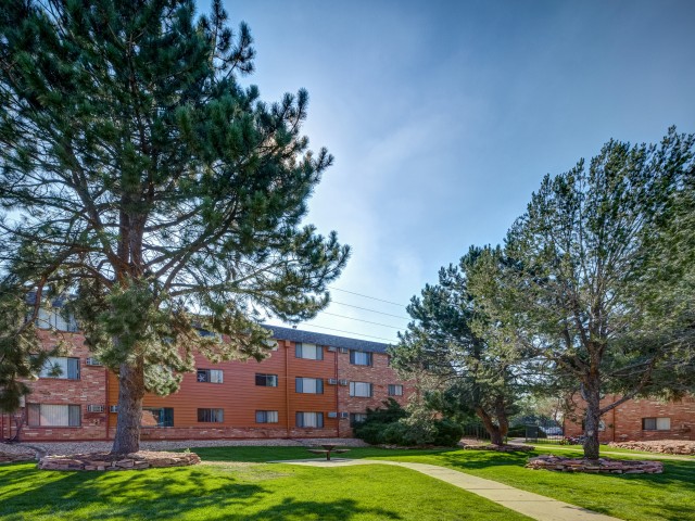 Image of Courtyard for Vista Park