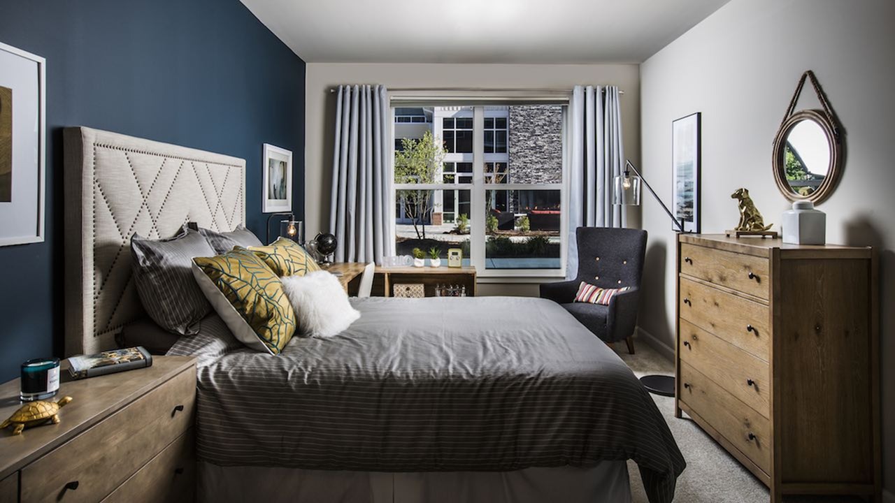Spacious bedrooms with pool views. Spacious bedrooms with pool views.