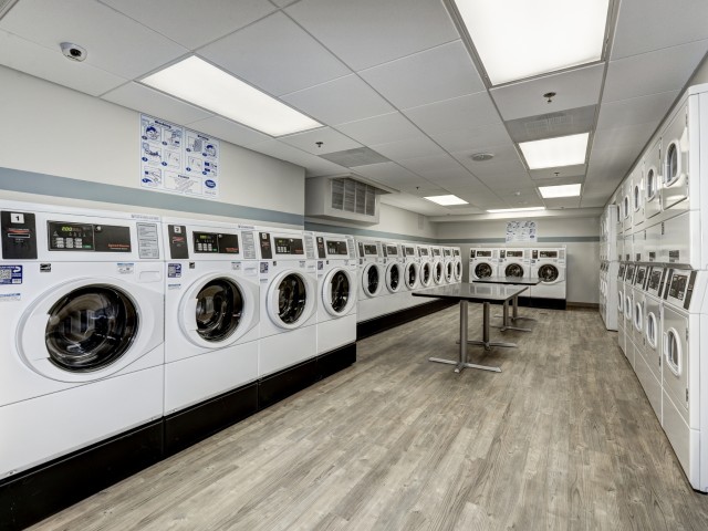 High-tech Laundry Lounge