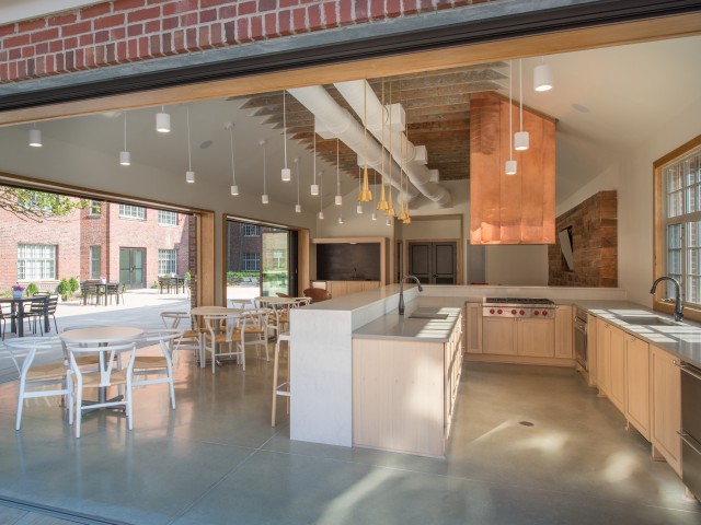 Full-size entertaining kitchen Full-size entertaining kitchen