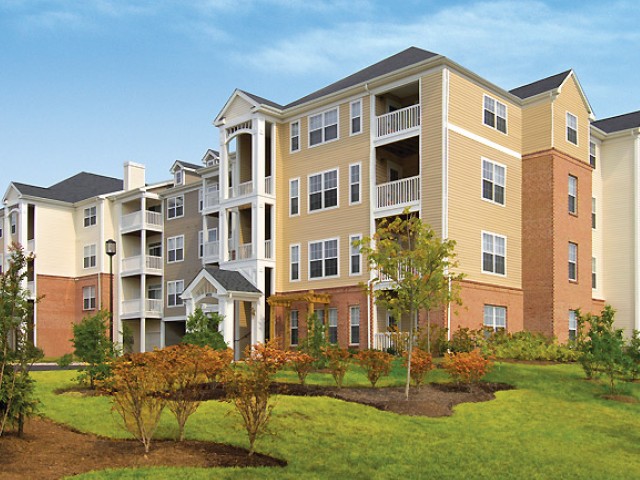 Woodbridge VA Apartments near Potomac Town Center | Riverside Station